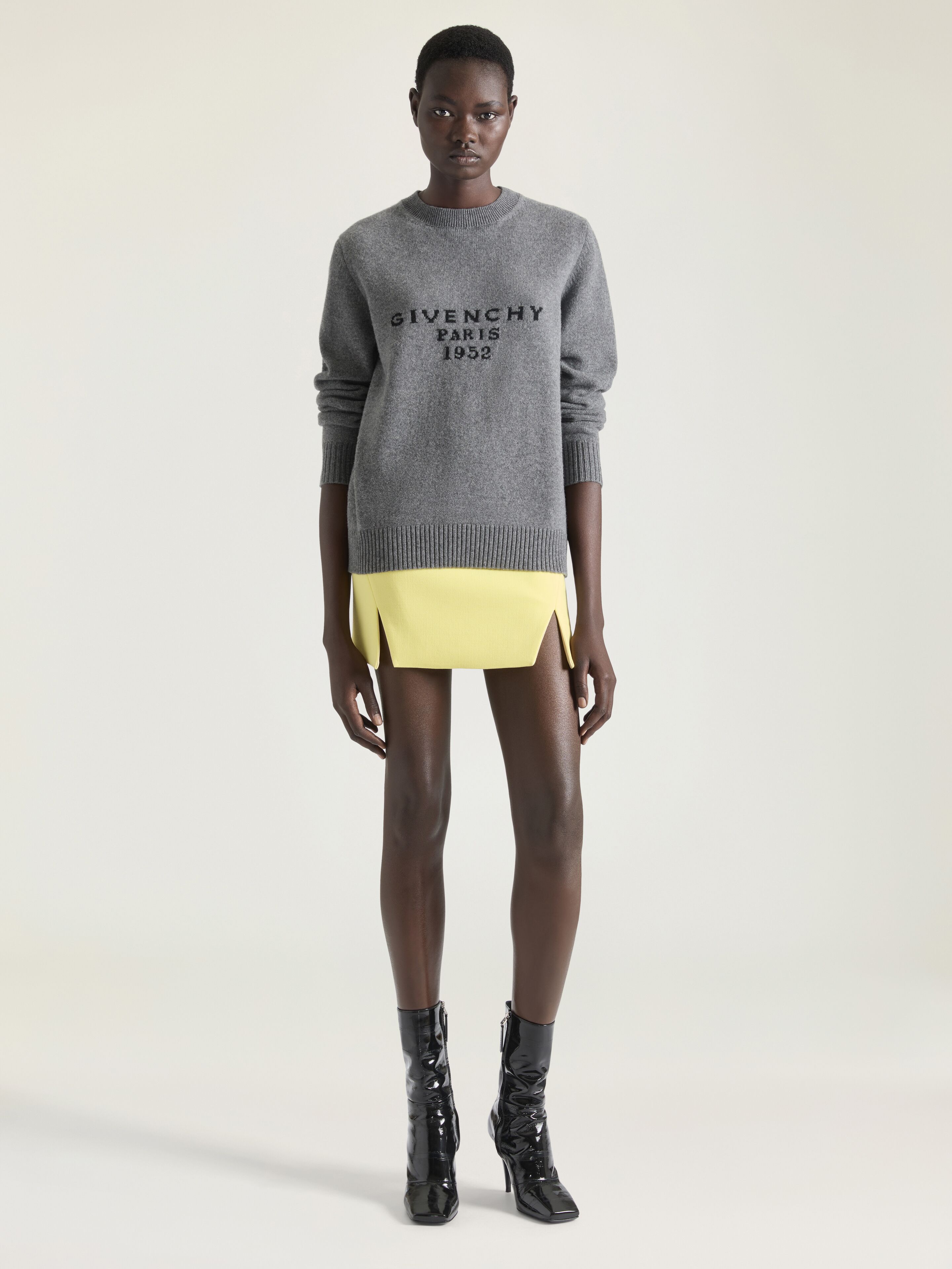 Sweater in wool cashmere with GIVENCHY signature